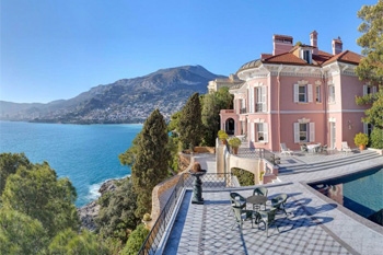 Tóco d’azur, Real estate